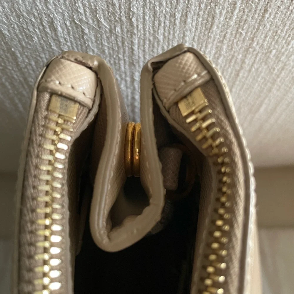 PRADA - Saffiano Large Galleria Double Zip Tote in Beige - Picture 11 of 16